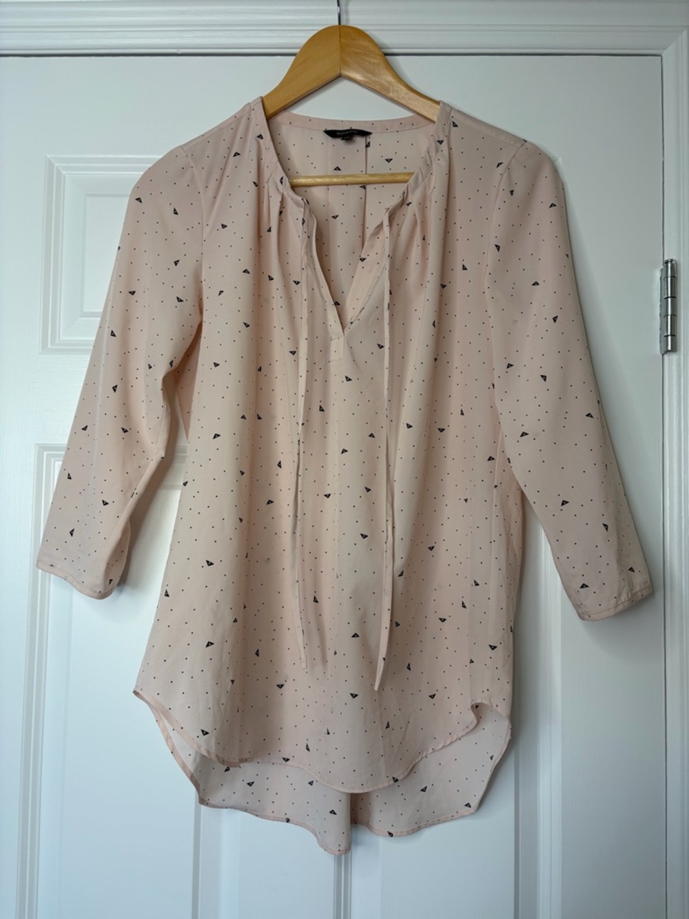 RW&CO. Blush Pink Printed V-Neck Tie Front Blouse Size S